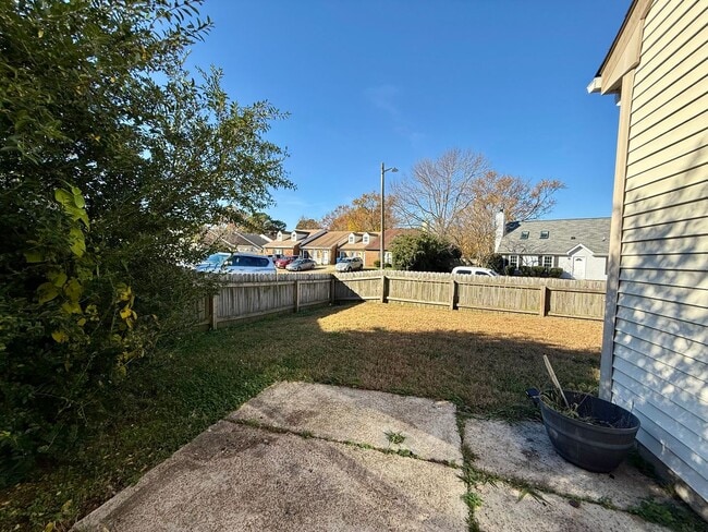 Building Photo - Beautiful Single-Family Home in Green Run