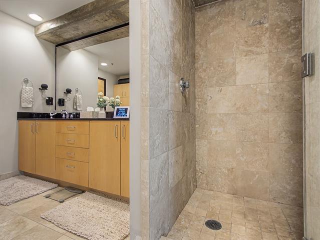 Building Photo - 1999 McKinney Ave