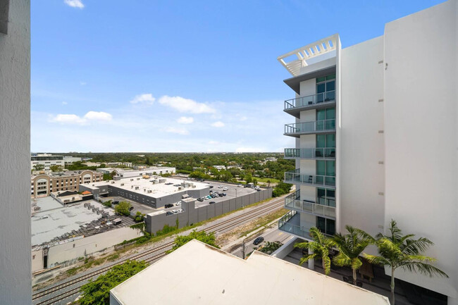 Building Photo - 3900 Biscayne Blvd