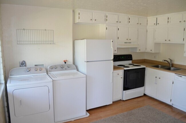 Building Photo - 205 E 4600 S