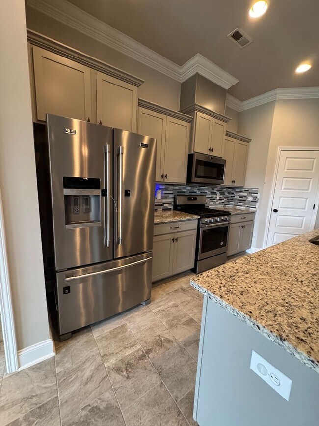 Building Photo - 234 Pumprock Dr