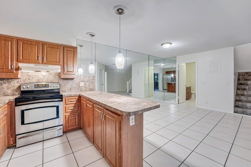 Building Photo - 4205 Turnberry Cir