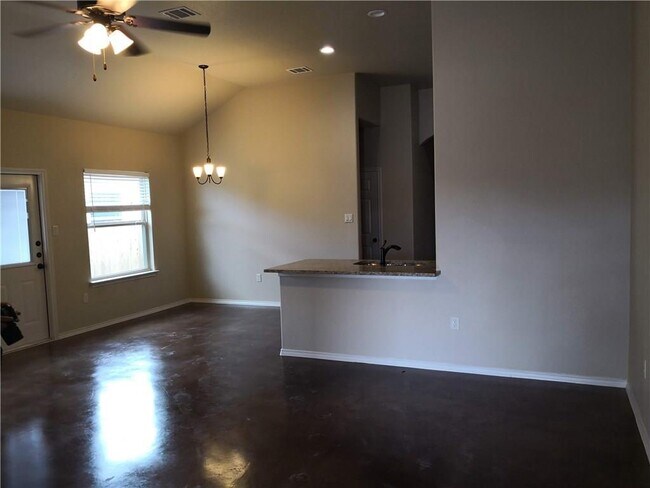 Building Photo - 233 Joanne Lp