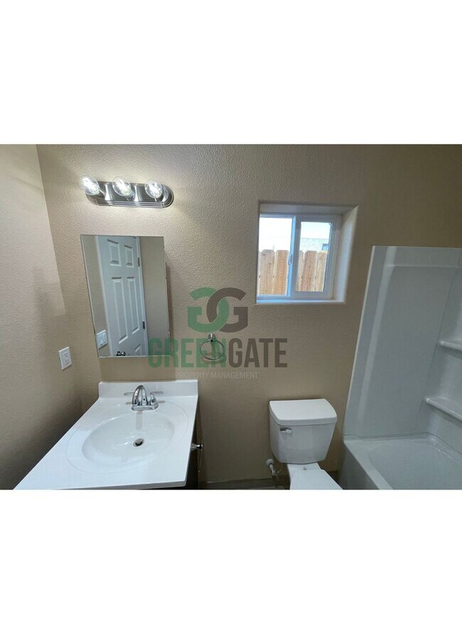 Building Photo - Newly built 2B/2B ADU Unit located in Modesto Ca AVAILABLE NOW!!