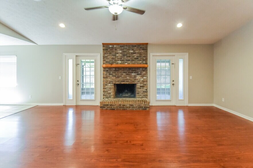 Building Photo - 704 Orchis Way