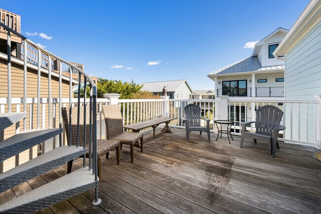 Building Photo - 601 Hazard St