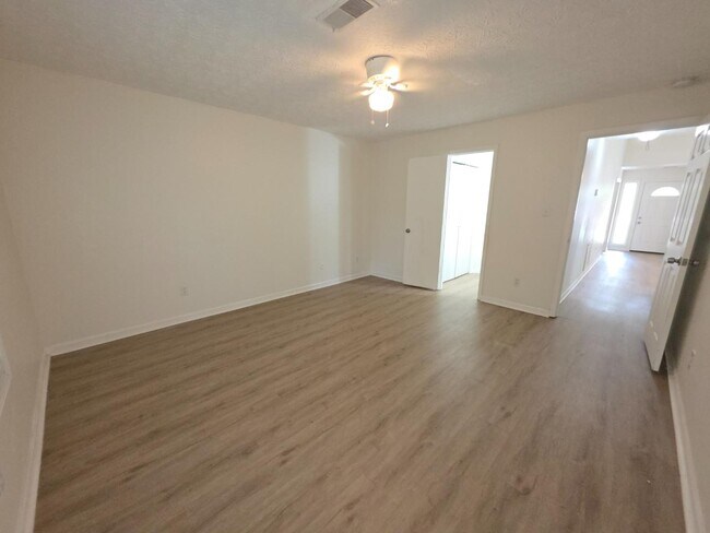 Building Photo - 452 Booth Cir SW