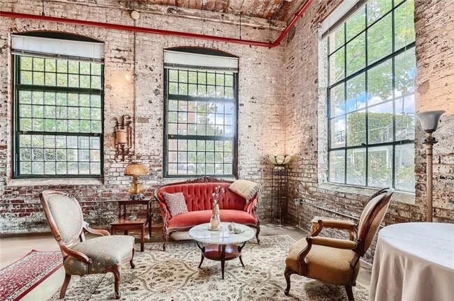 Building Photo - 170 Boulevard NE