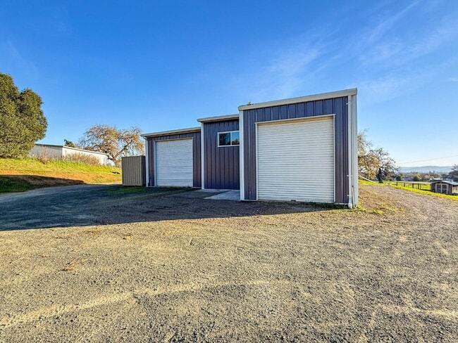 Building Photo - 2800 Roop Rd