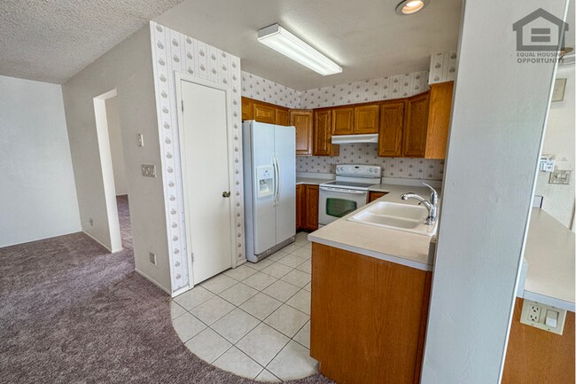 Building Photo - 3Bed/2Bath House at 55th Ave/Peoria Ave! Ready for Immediate Move-In! – NO HOA!