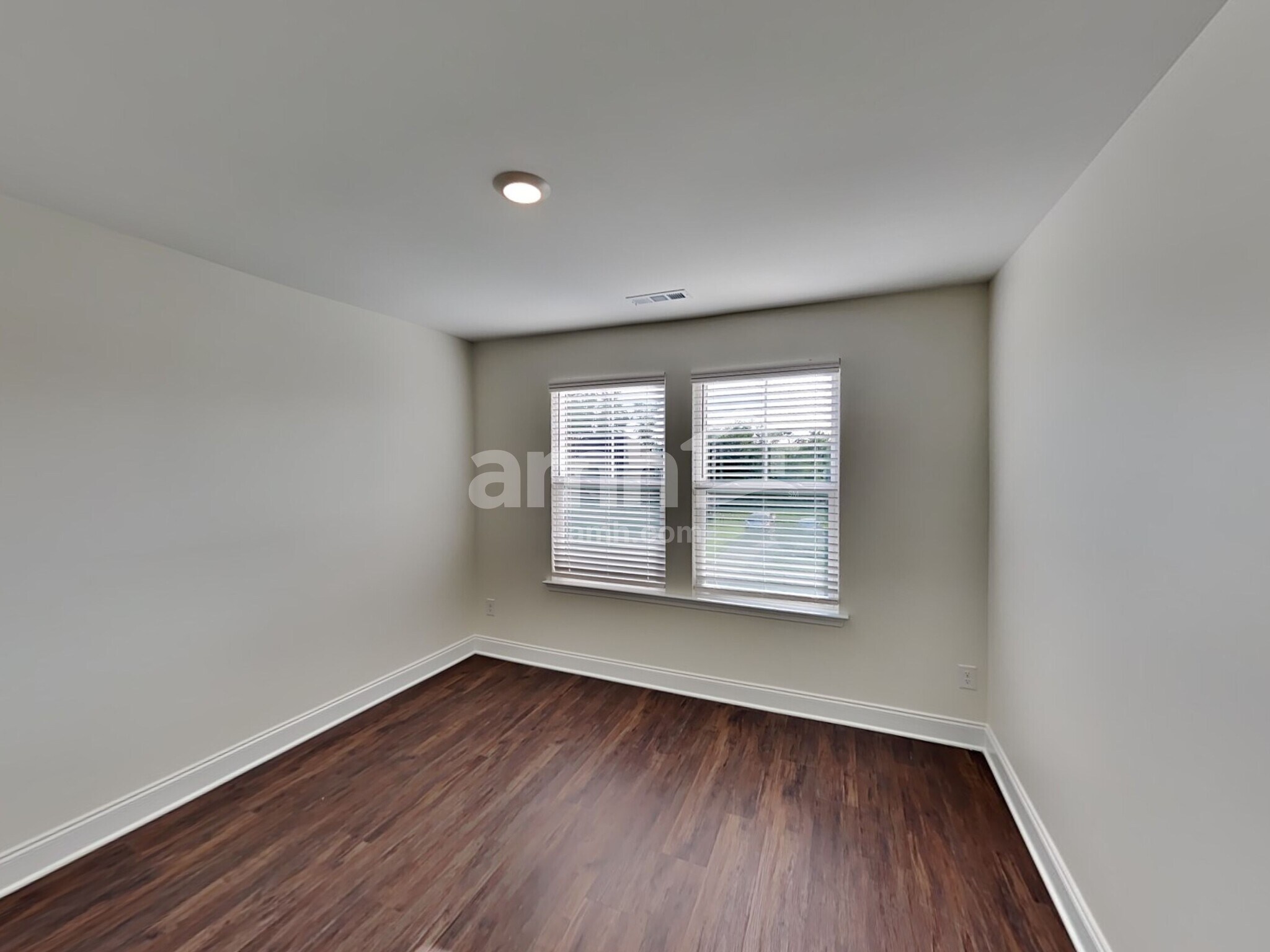 Building Photo - 209 Malayna Dr S