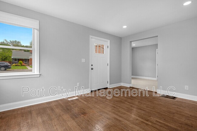 Building Photo - 4902 Gilray Dr