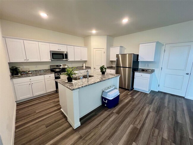 Building Photo - 509 Lagoon Dr