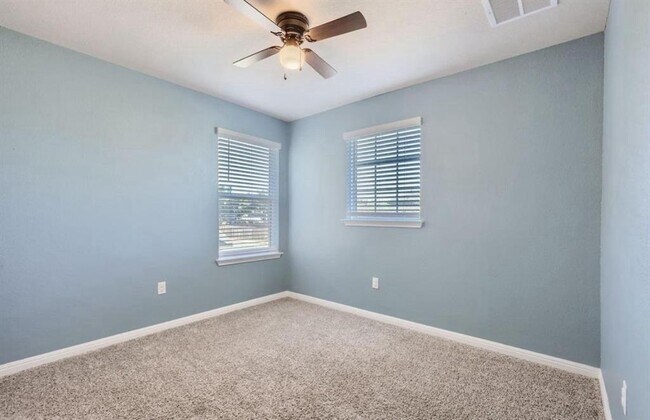 Building Photo - 324 Sandhill Piper St