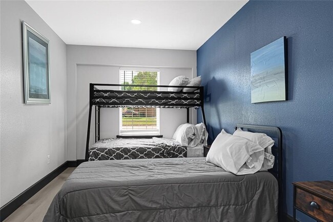 Building Photo - 12115 Wood Forest Dr