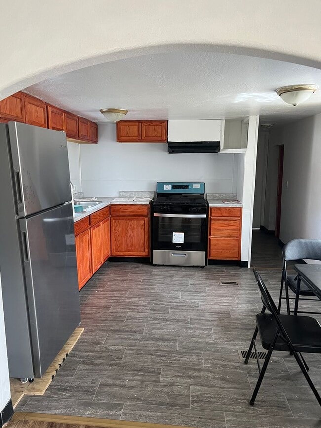 Building Photo - 2 bedroom, 1.5 bath home in Brookline