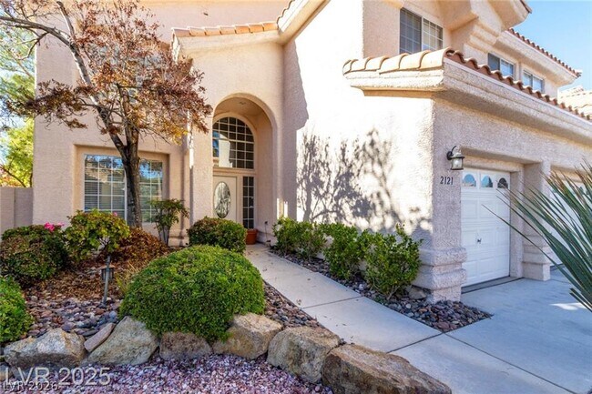 Building Photo - 2121 Whitebirch Ln