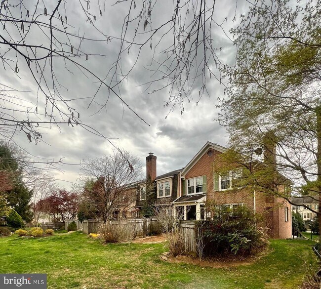 Building Photo - 9551 Duffer Way
