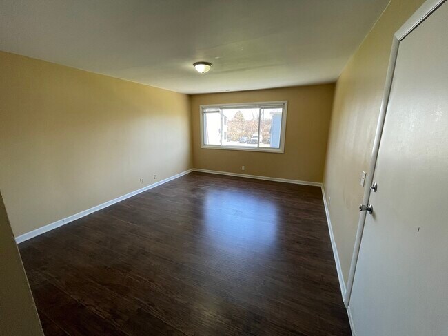 Building Photo - 111 Harbor Dr