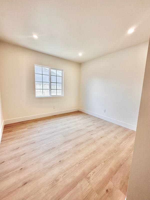 Building Photo - 1543 Delford Ave