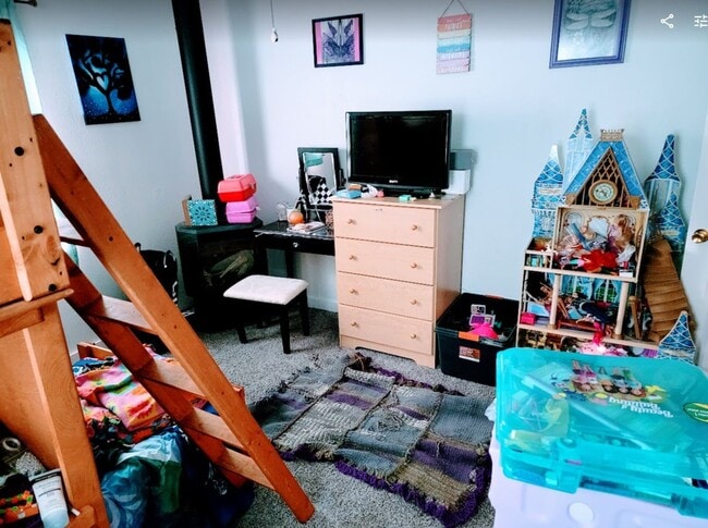 Building Photo - 646 S Coleman St