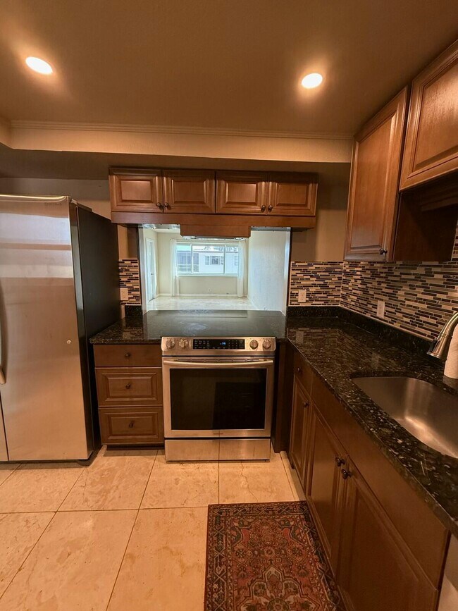 Building Photo - 4500 N Flagler Dr
