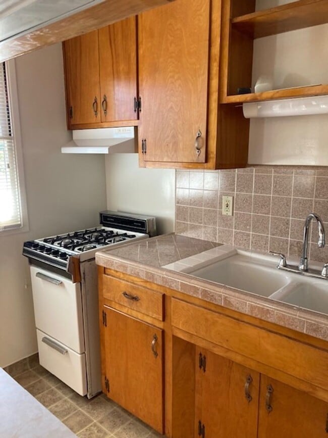 Building Photo - Downtown Huntington Beach Unit
