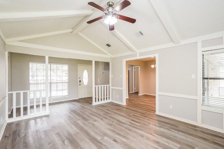 Building Photo - 332 Coventry Ln