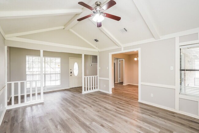Building Photo - 332 Coventry Ln