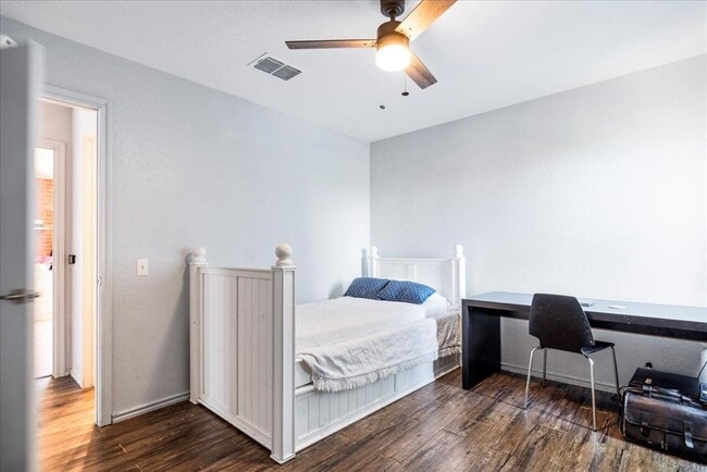 Building Photo - 7417 Elk Pass Dr