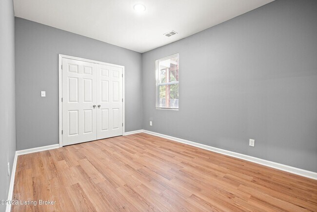 Building Photo - 949 S 7th St