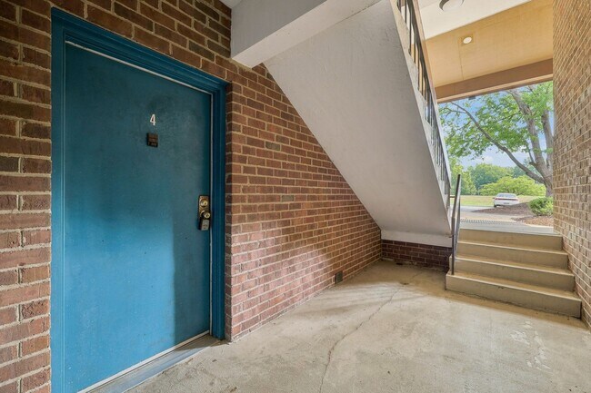 Building Photo - 104 Turtle Creek Rd