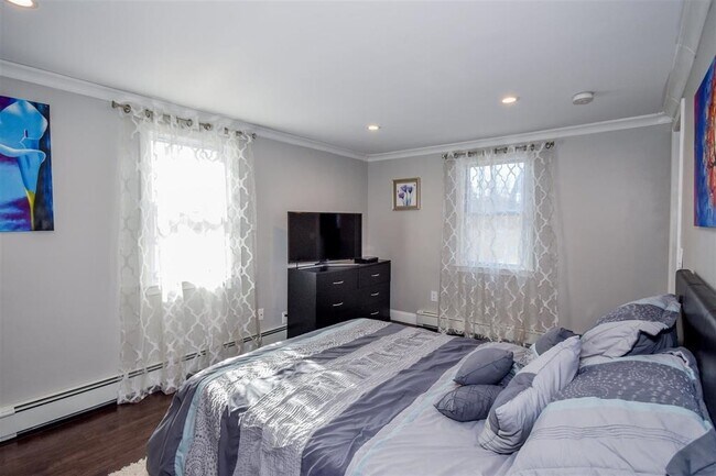 Building Photo - 87 Union St