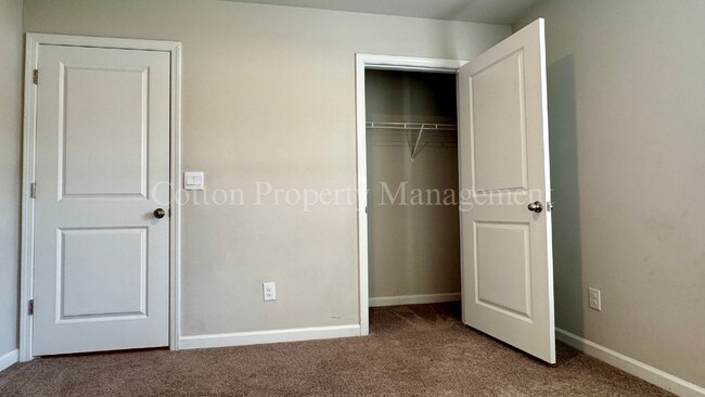 Building Photo - 1114 Forest Glen Dr