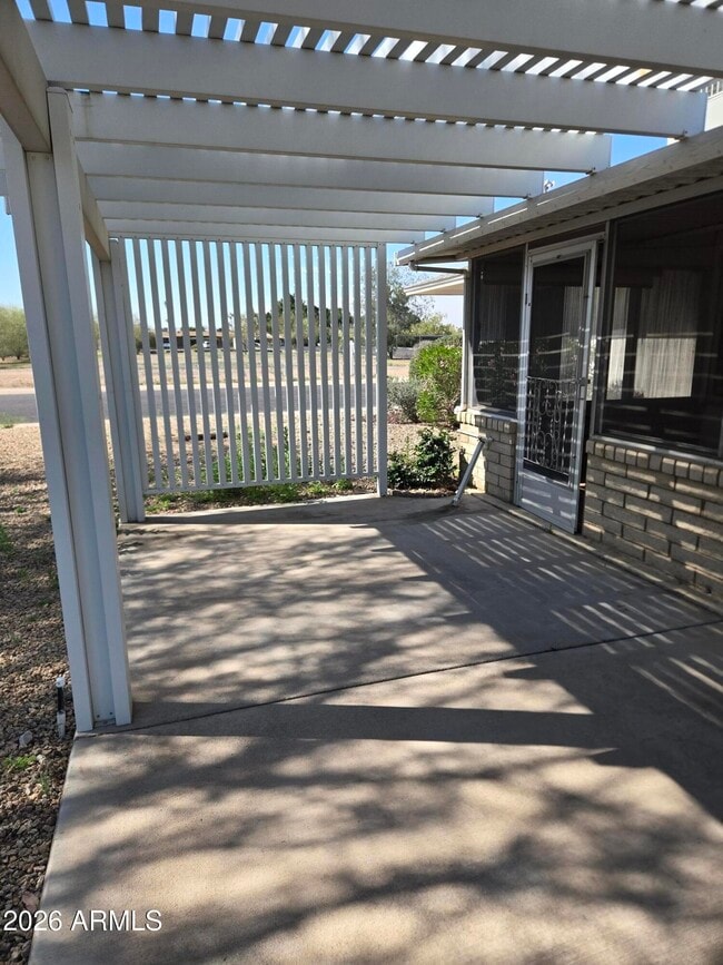 Building Photo - 10049 W Oakmont Dr