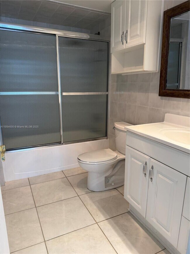 Building Photo - 525 N Ocean Blvd