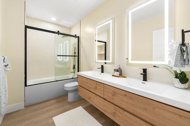 Building Photo - 130 SW 194th St