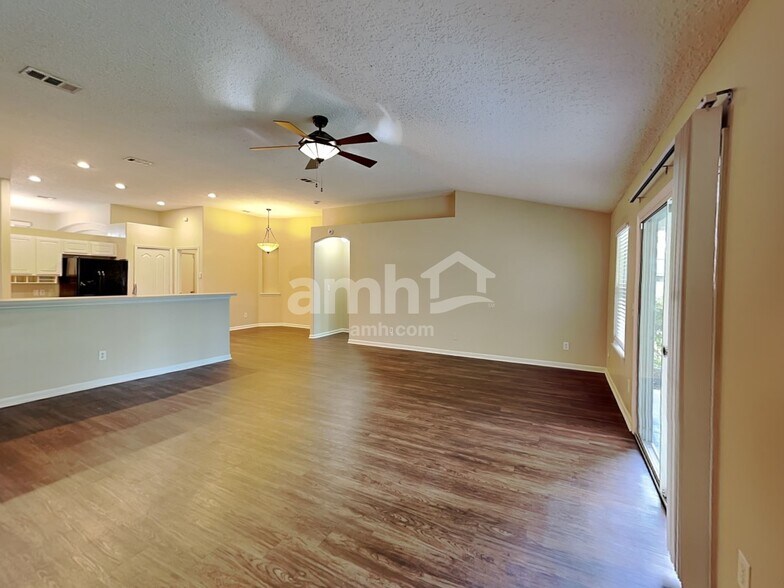 Building Photo - 8745 Edgebrook Ct