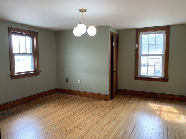 Building Photo - Charming 3-Bedroom Home on Spacious Corner...