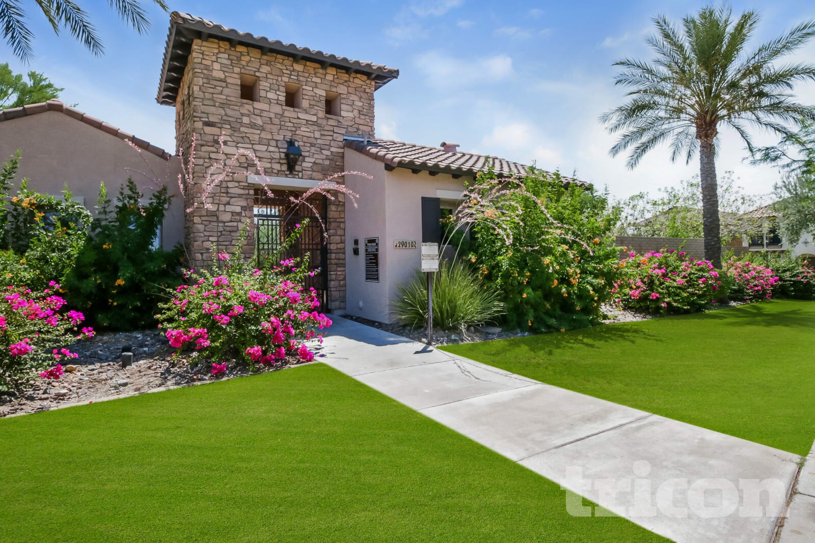 Building Photo - 12550 W Hummingbird Terrace