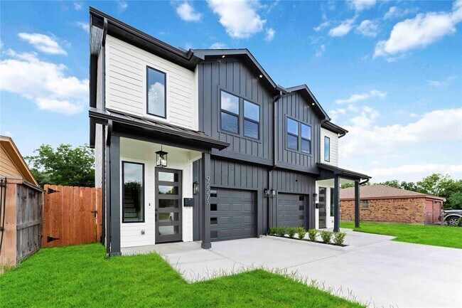 Primary Photo - 9227 Ashville Dr