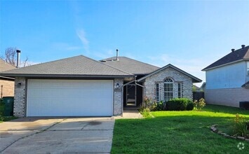 Building Photo - 6033 SE 83rd Pl