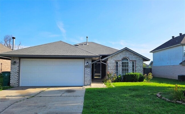 Primary Photo - 6033 SE 83rd Pl