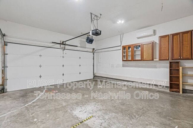 Building Photo - 1630 Lillian Cir