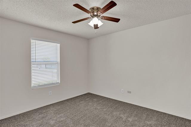 Building Photo - 105 Sandlewood Dr