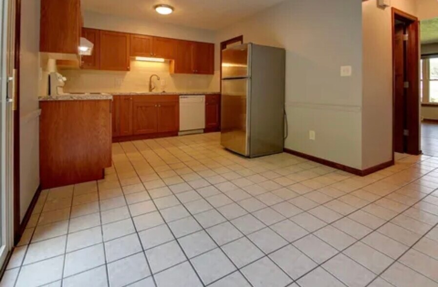 Stainless Steel Appliances - 8653 Refugee Rd