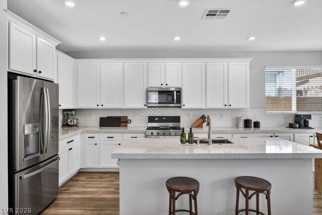 Building Photo - 10662 Carnes Ave