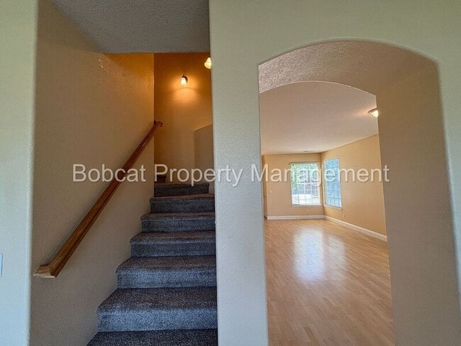 Building Photo - 1231 Flintwood Dr