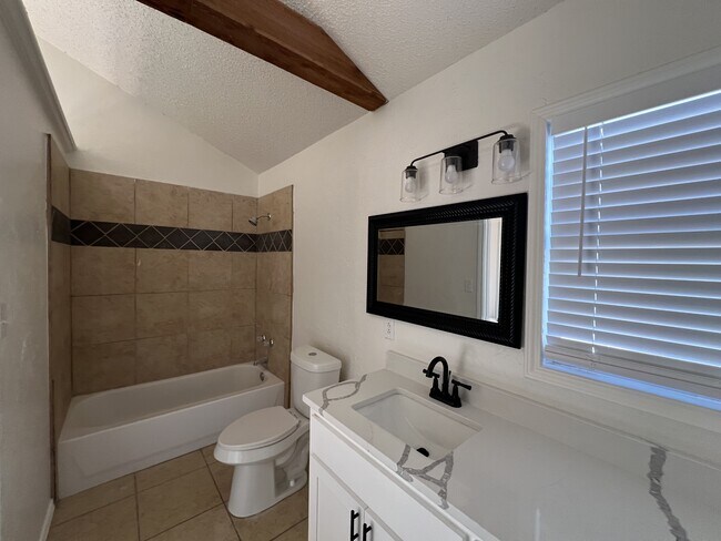 Building Photo - 2517 28th St