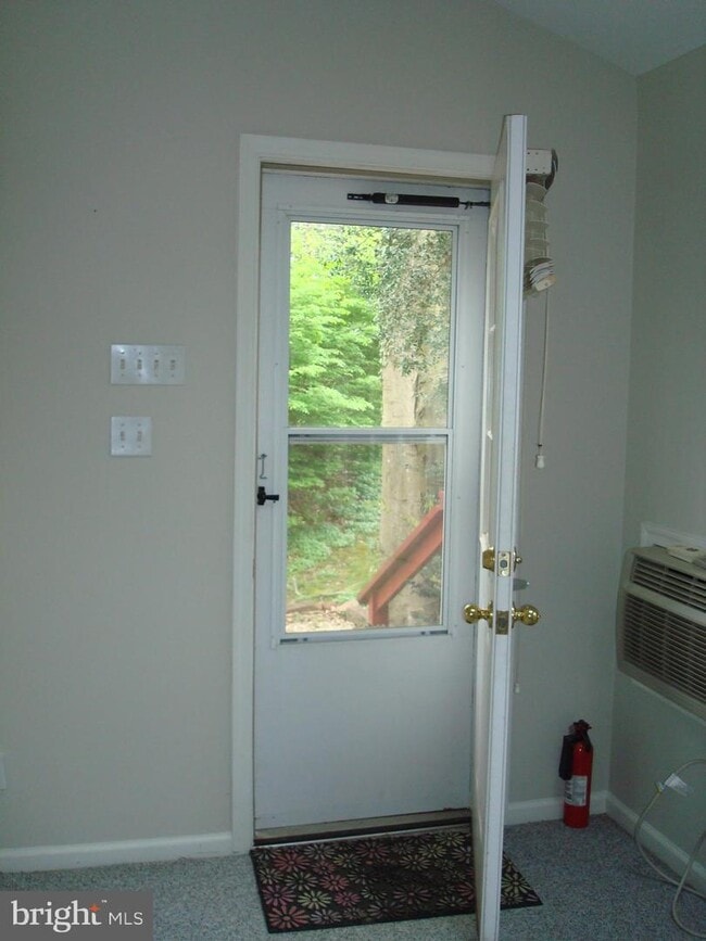 Building Photo - 5 Edgewold Ln